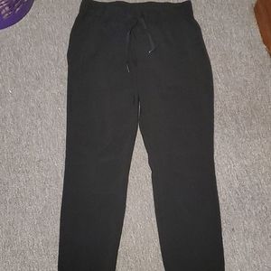 Lululemon on the fly pants